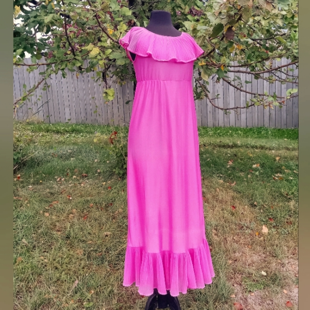 Vintage 1960s woman's full length polyester popsicle pink nightgown